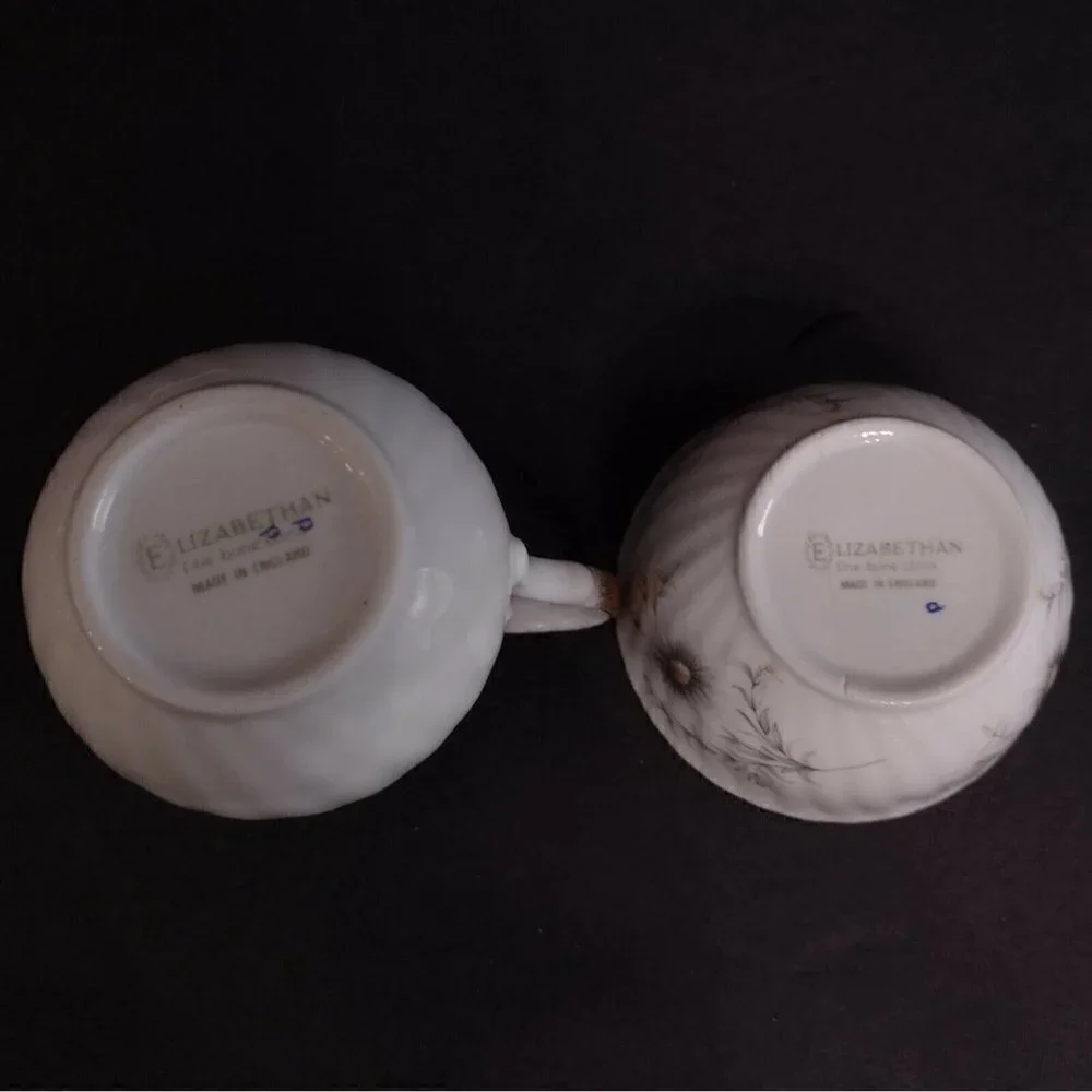 Elizabethan England Fine Bone China Cream & Sugar Set Bowl Pitcher White Daisies